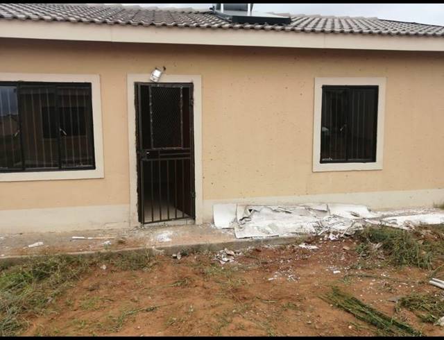 2 BEDROOM HOUSE FOR SALE IN RANDFONTEIN SOUTH